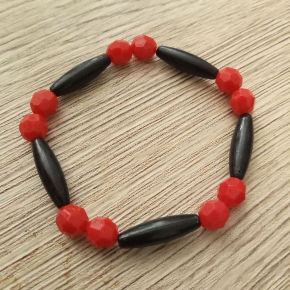 hand crafted red and black crystal beaded bracelet